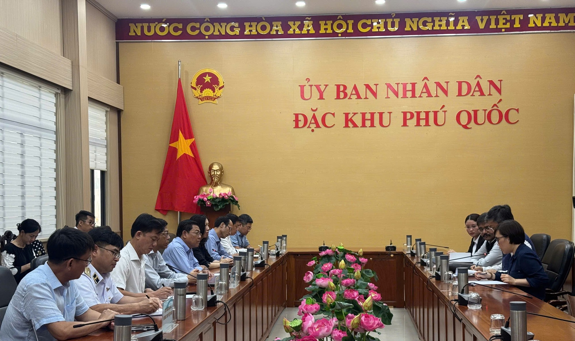 An Giang hỗ trợ nạn nhân vụ lật ca nô, yêu cầu xử lý nghiêm trách nhiệm nếu có sai phạm- Ảnh 1.