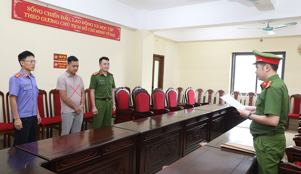 Khởi tố người đàn ông làm giả 15.864 sản phẩm mang nhãn hiệu Owen- Ảnh 1.