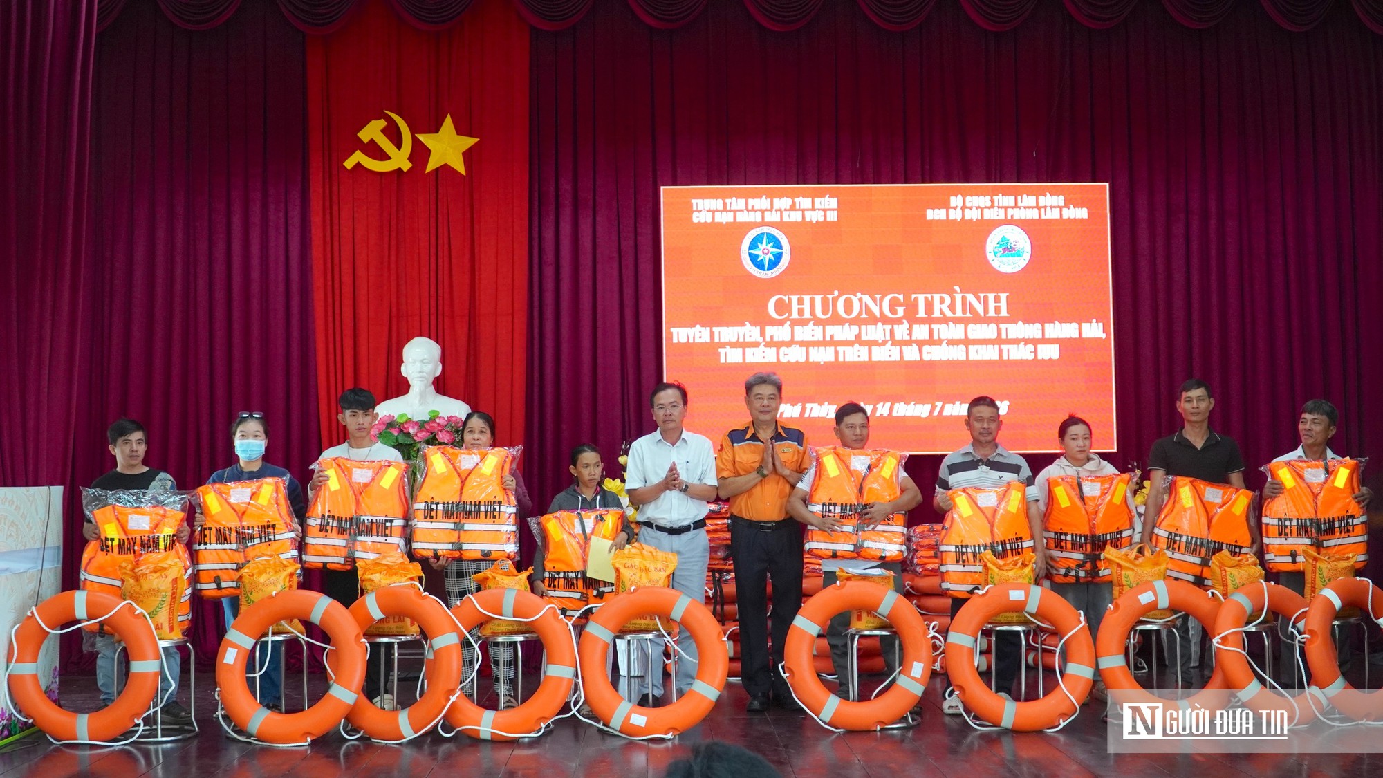 An toàn hàng hải, tấm phao bảo vệ ngư dân trước mỗi chuyến vươn khơi - Ảnh 5.