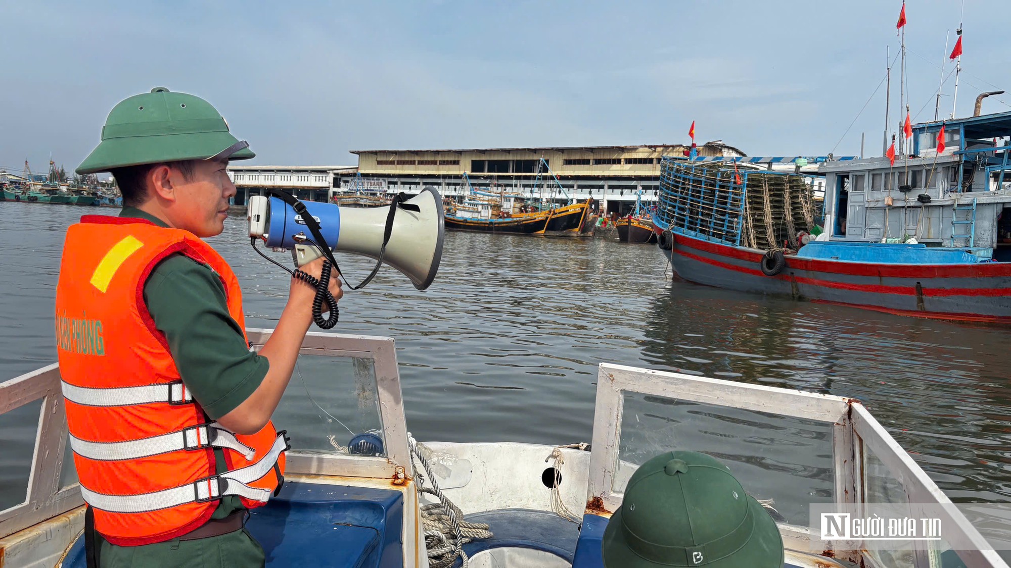 An toàn hàng hải, tấm phao bảo vệ ngư dân trước mỗi chuyến vươn khơi - Ảnh 7.
