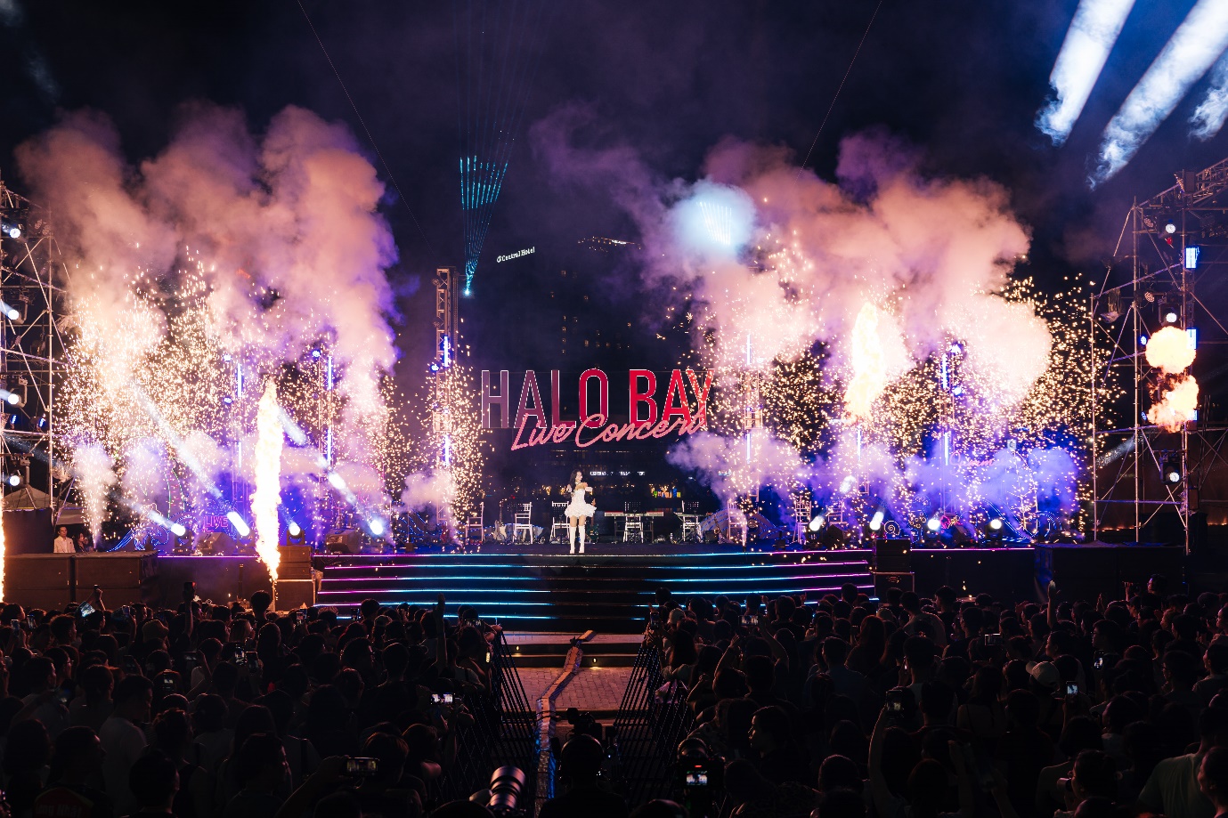 Halo Bay Live Concert: Khi &acirc;m nhạc, &aacute;nh s&aacute;ng v&agrave; nhịp điệu của nước h&ograve;a c&ugrave;ng vịnh di sản - Ảnh 2.