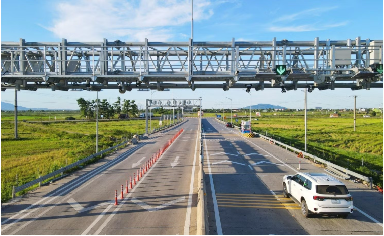 Thu phí 5 đoạn cao tốc Bắc Nam qua miền Trung từ 15/7 - Ảnh 1.