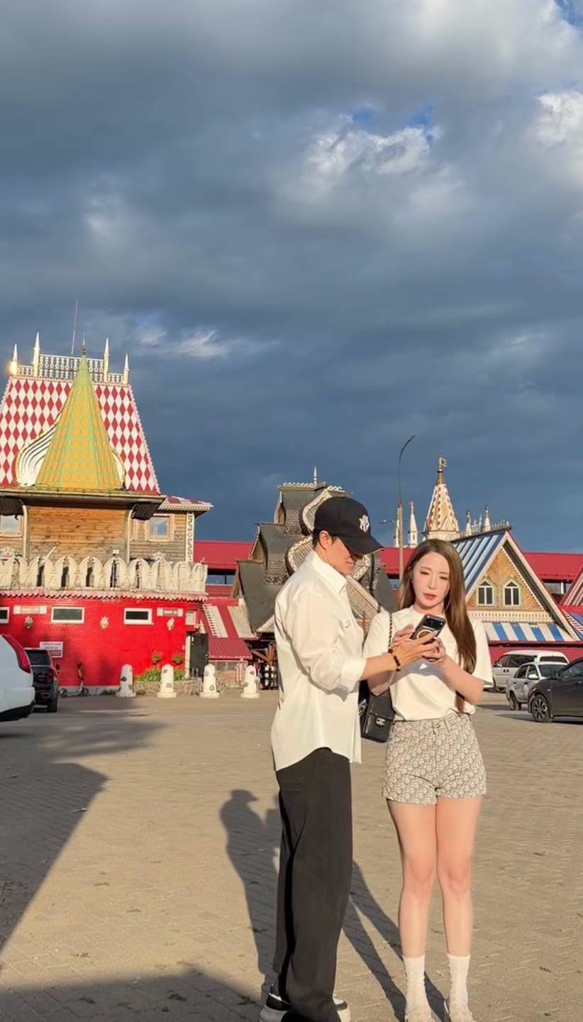 Cặp trai tài gái sắc chính thức công khai sau 7 năm bí mật hẹn hò - Ảnh 5.