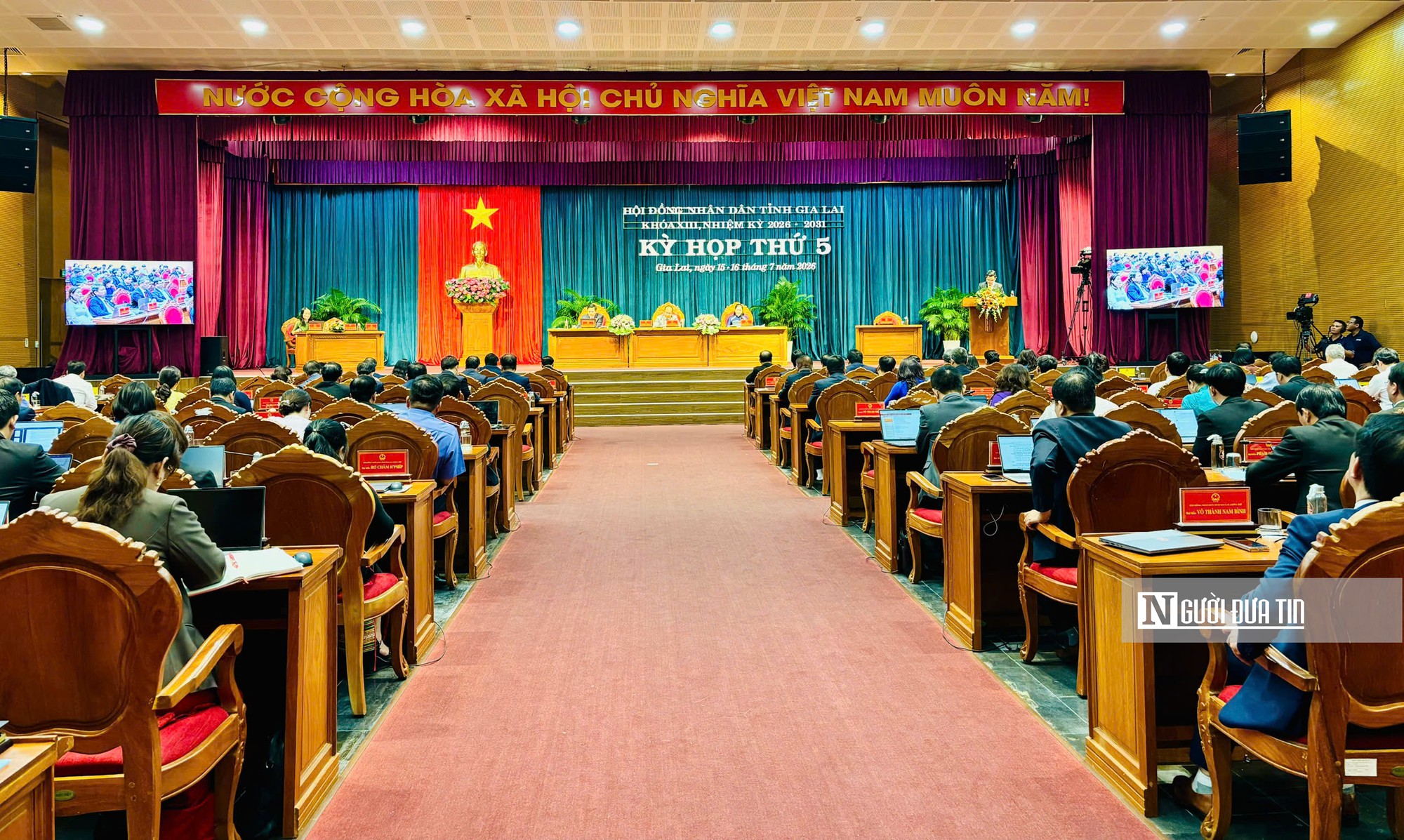 Chủ tịch UBND Gia Lai: "Không vì áp lực thu ngân sách mà hạ giá đất, làm trái quy định" - Ảnh 2.