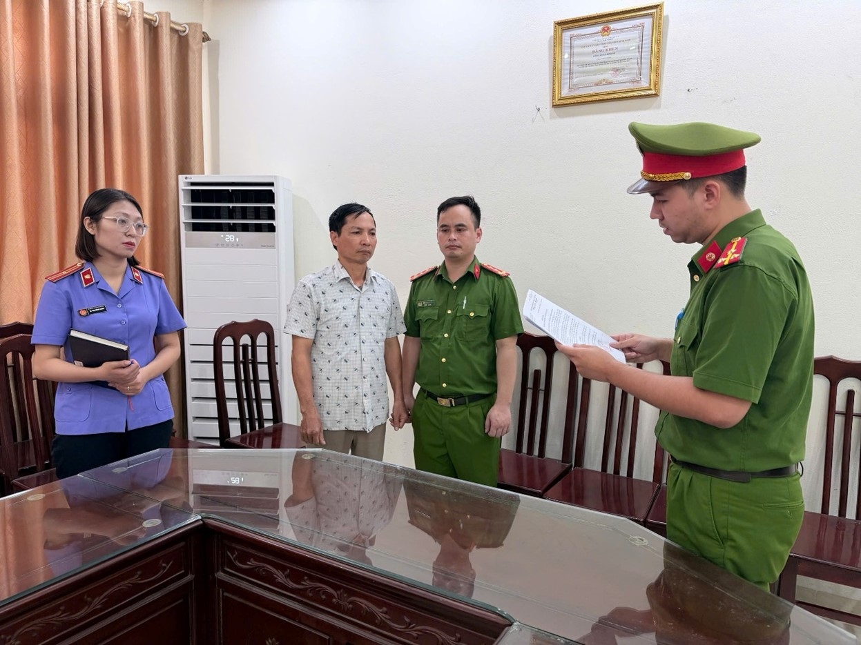4 cựu cán bộ xã bị khởi tố vì gây thất thoát hơn 1,4 tỷ đồng ngân sách - Ảnh 2.