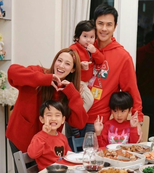 Tài tử đào hoa bậc nhất TVB ở tuổi U60, cuộc sống viên mãn bên Hoa hậu kém 22 tuổi - Ảnh 6.