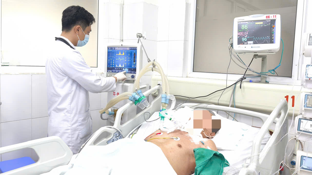 Bị gà mổ vào chân, cụ ông 94 tuổi nguy kịch vì uốn ván - Ảnh 1.