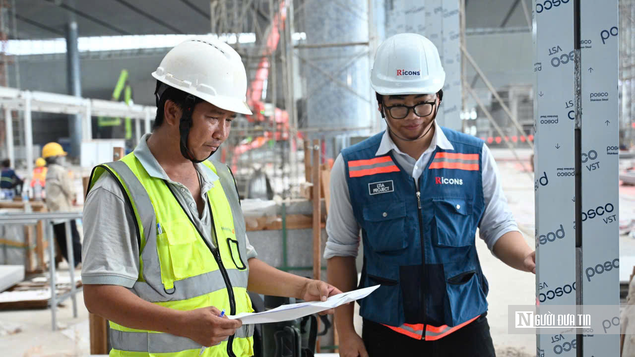 Công nhân miệt mài hoàn thiện "trái tim" nhà ga hành khách Sân bay Long Thành- Ảnh 11.