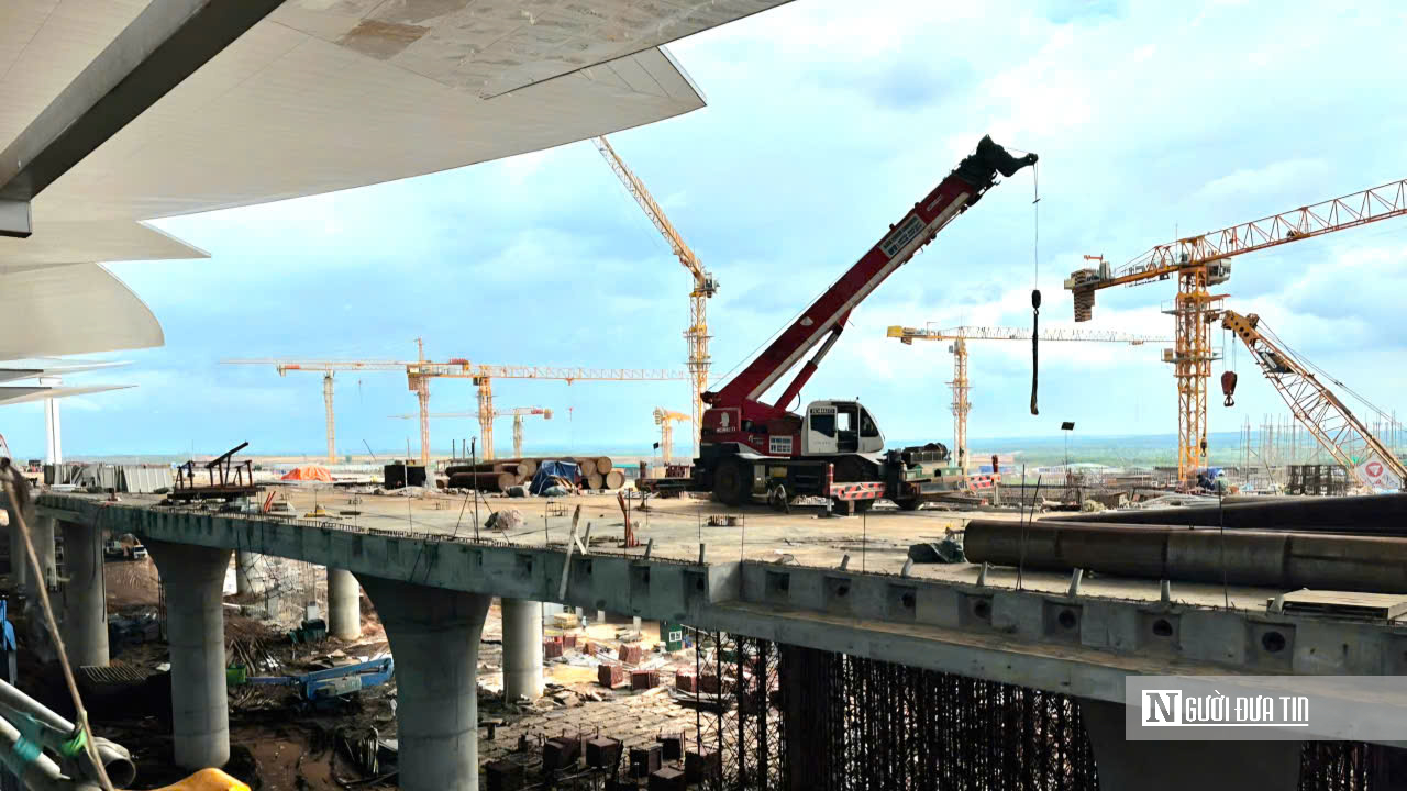 Công nhân miệt mài hoàn thiện "trái tim" nhà ga hành khách Sân bay Long Thành- Ảnh 18.