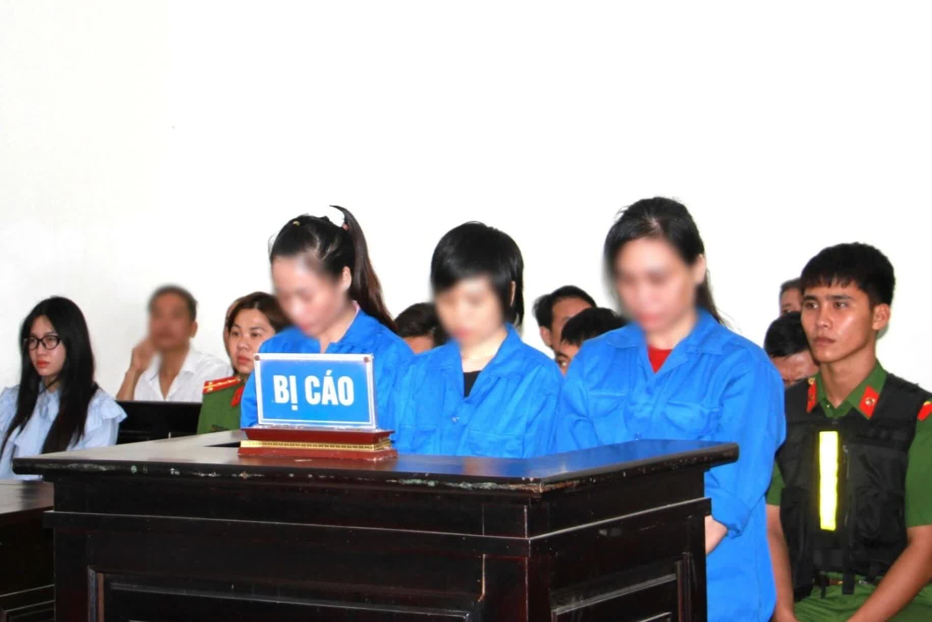 M&agrave;n kịch "mẹ bỏ con" trước cổng ch&ugrave;a v&agrave; đường d&acirc;y mua b&aacute;n trẻ sơ sinh thu lợi h&agrave;ng trăm triệu đồng- Ảnh 1.