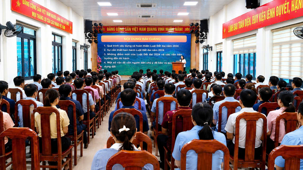 Hội Luật gia Tp.Hải Phòng giải đáp nhiều vướng mắc về đất đai cho người dân - Ảnh 2.