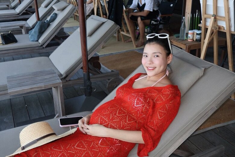 Cặp đôi kiểu mẫu showbiz Việt: Hạnh phúc viên mãn khi sắp đón thêm một