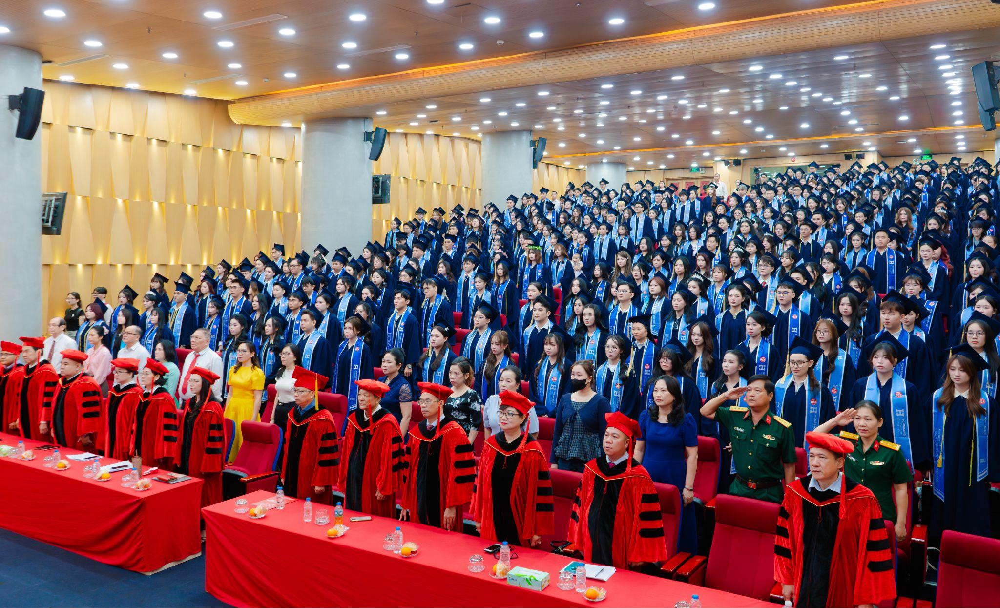 Gần 1.000 kỹ sư, cử nhân HIU sẵn sàng bước vào thị trường lao động- Ảnh 4.