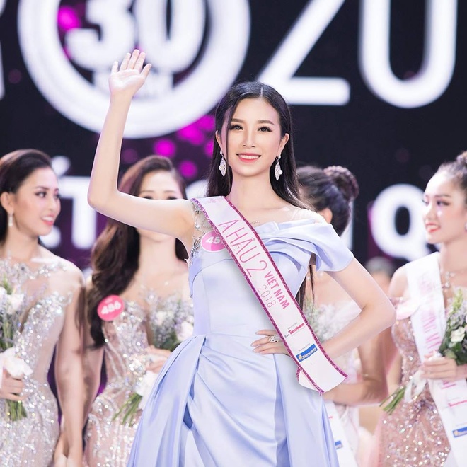 Cuộc sống của Á hậu Vbiz từng được tiến sĩ mang 13 cây vàng hỏi cưới hiện ra sao? - Ảnh 1.