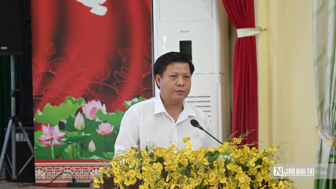 Mỗi bộ sách trao đi, thêm một ước mơ đến trường- Ảnh 4.