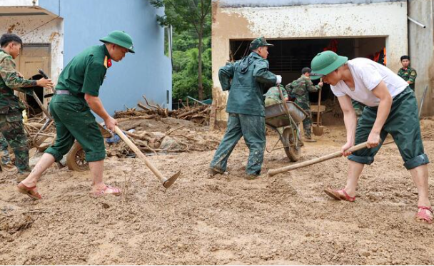 Lai Châu oằn mình trong mưa lũ: 5 người chết, 9 người mất tích, nguy cơ thiên tai vẫn rất cao - Ảnh 4.