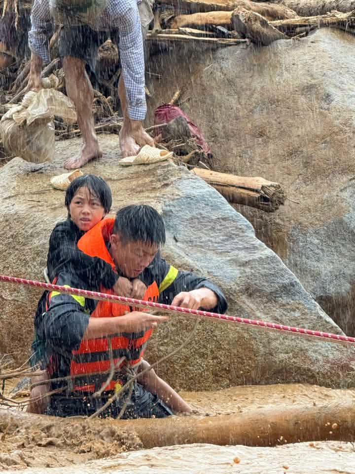 Hình ảnh bản làng ở Lai Châu bị lũ quét tàn phá - Ảnh 9.