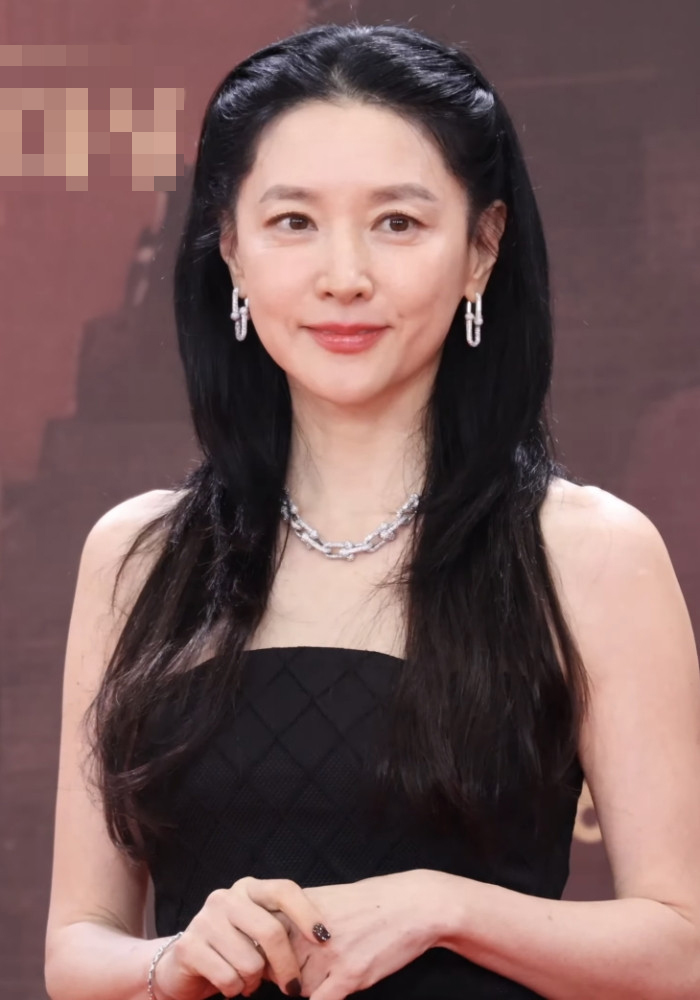 Hôn nhân viên mãn bên chồng doanh nhân hơn 20 tuổi của