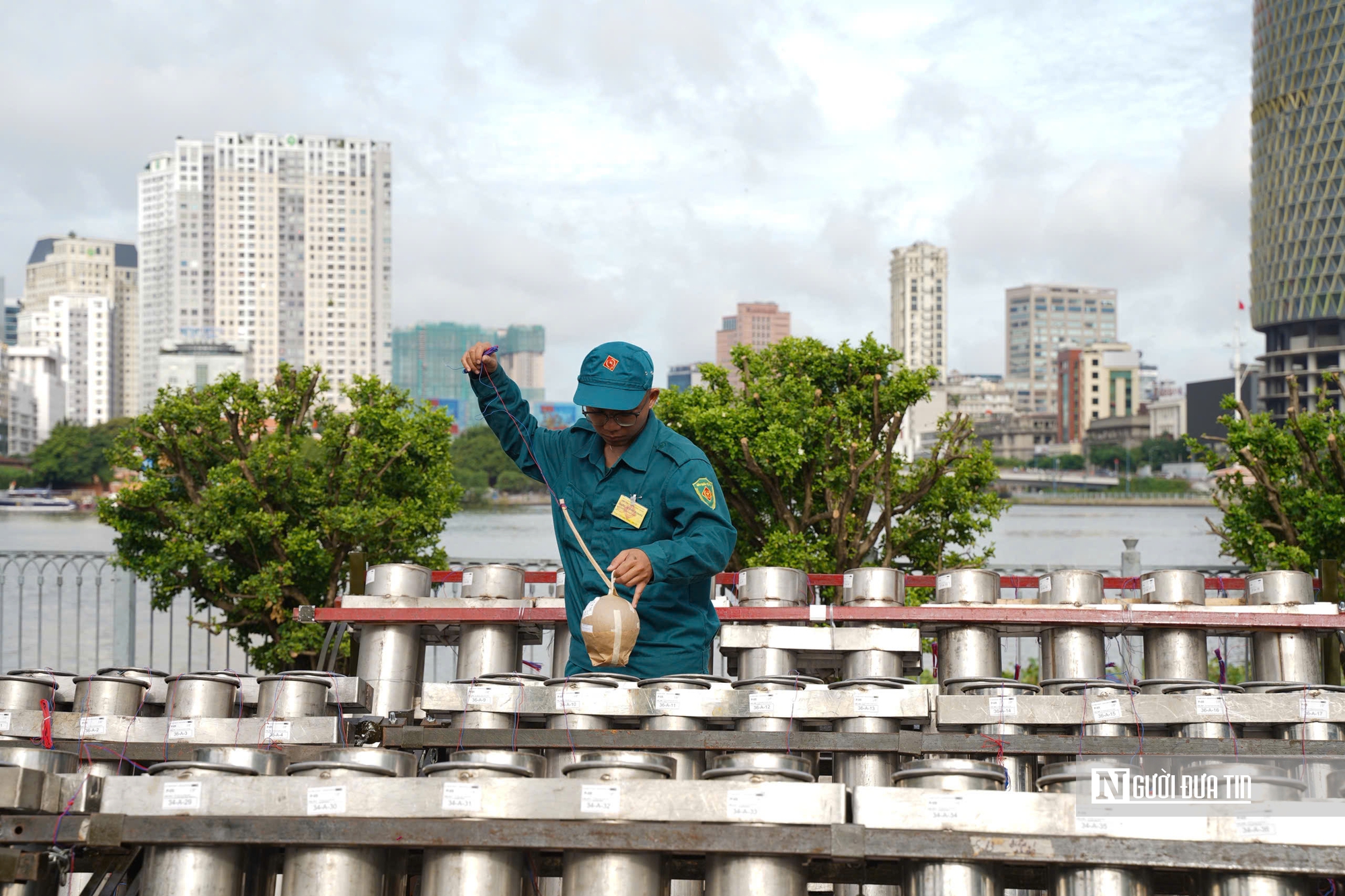 Hơn 2.800 quả ph&aacute;o sẵn s&agrave;ng thắp s&aacute;ng bầu trời TP.HCM tối 2/7 - Ảnh 4.