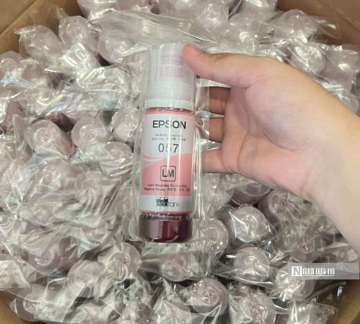 Hà Nội: Phát hiện hơn 5.000 sản phẩm mực in giả mạo nhãn hiệu Epson và Canon - Ảnh 2.