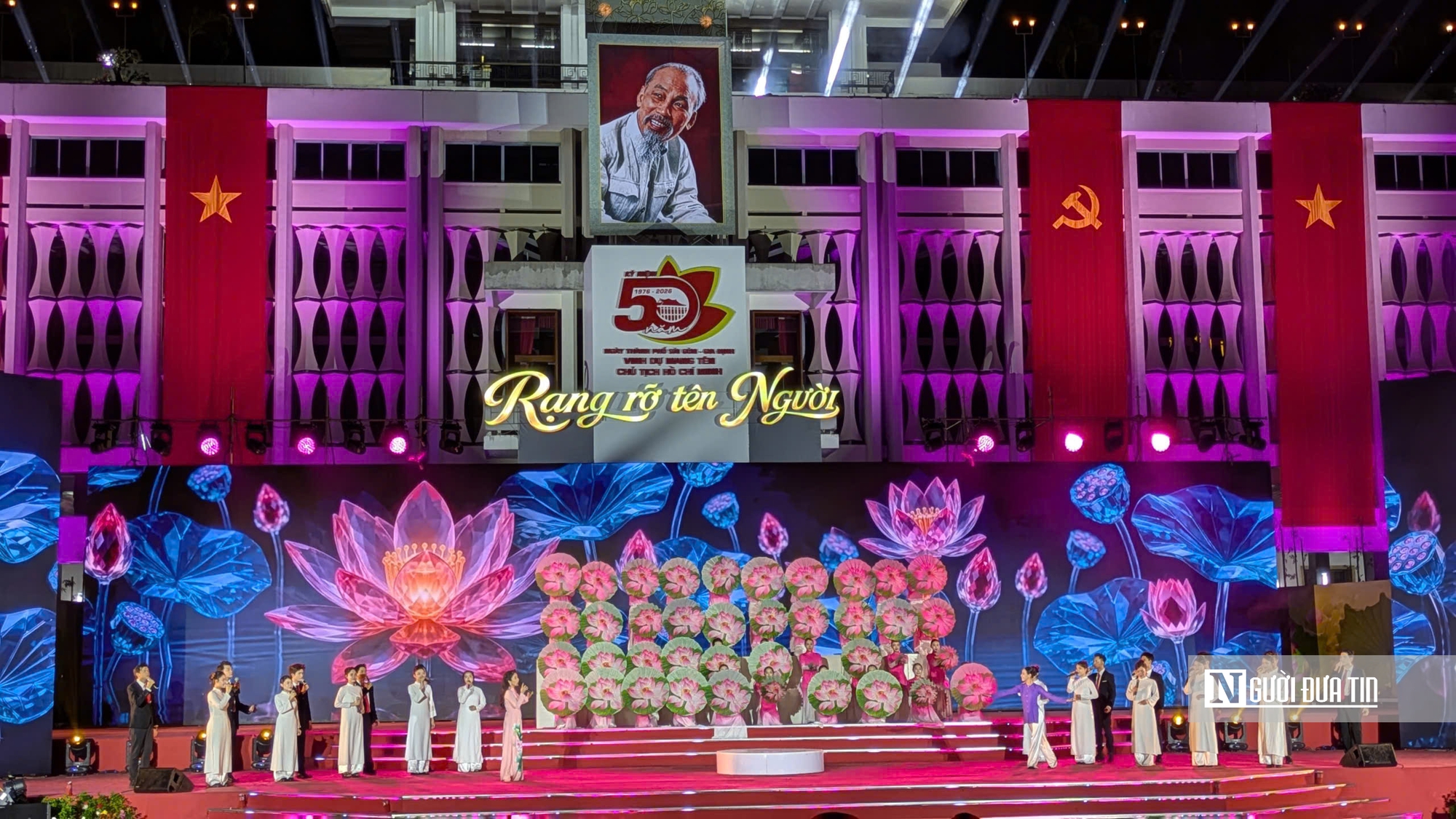 Chương trình nghệ thuật “Rạng rỡ tên Người” kể về hành trình 50 năm của Thành phố mang tên Bác - Ảnh 3.