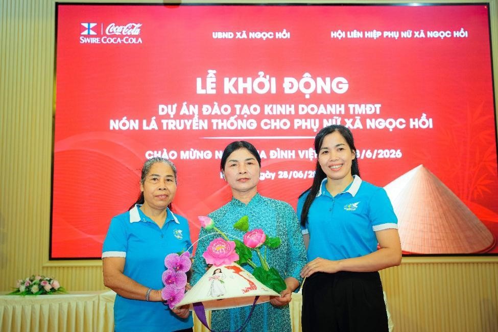 Coca-Cola Việt Nam khởi động dự án thương mại điện tử cho làng nghề - Ảnh 1.