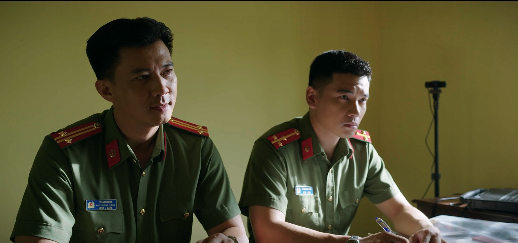 Hà Việt Dũng gây tò mò với vai sĩ quan an ninh giàu bản lĩnh - Ảnh 1.