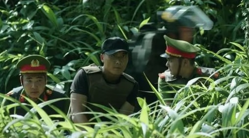 Hà Việt Dũng gây tò mò với vai sĩ quan an ninh giàu bản lĩnh - Ảnh 2.