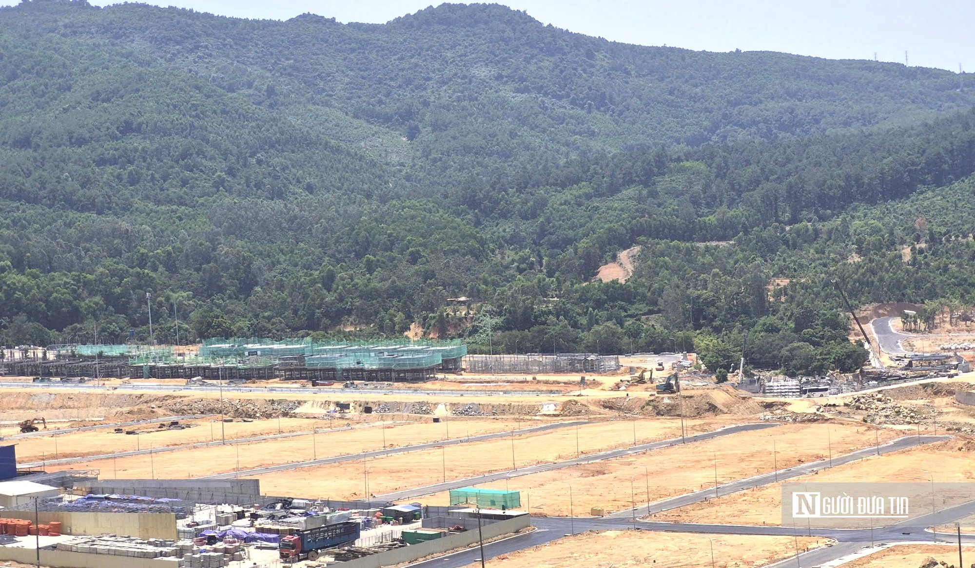Bên trong đại công trường dự án Làng Vân ở Đà Nẵng - Ảnh 2.