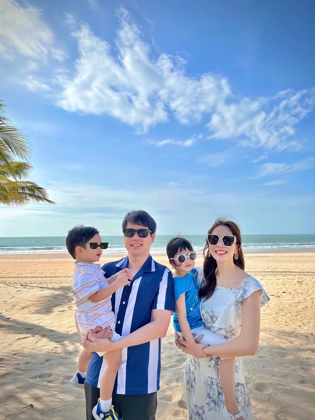 "Hoa hậu của các Hoa hậu": Tuổi 35 làm mẹ 3 con, cuộc sống viên mãn bên chồng doanh nhân - Ảnh 3.