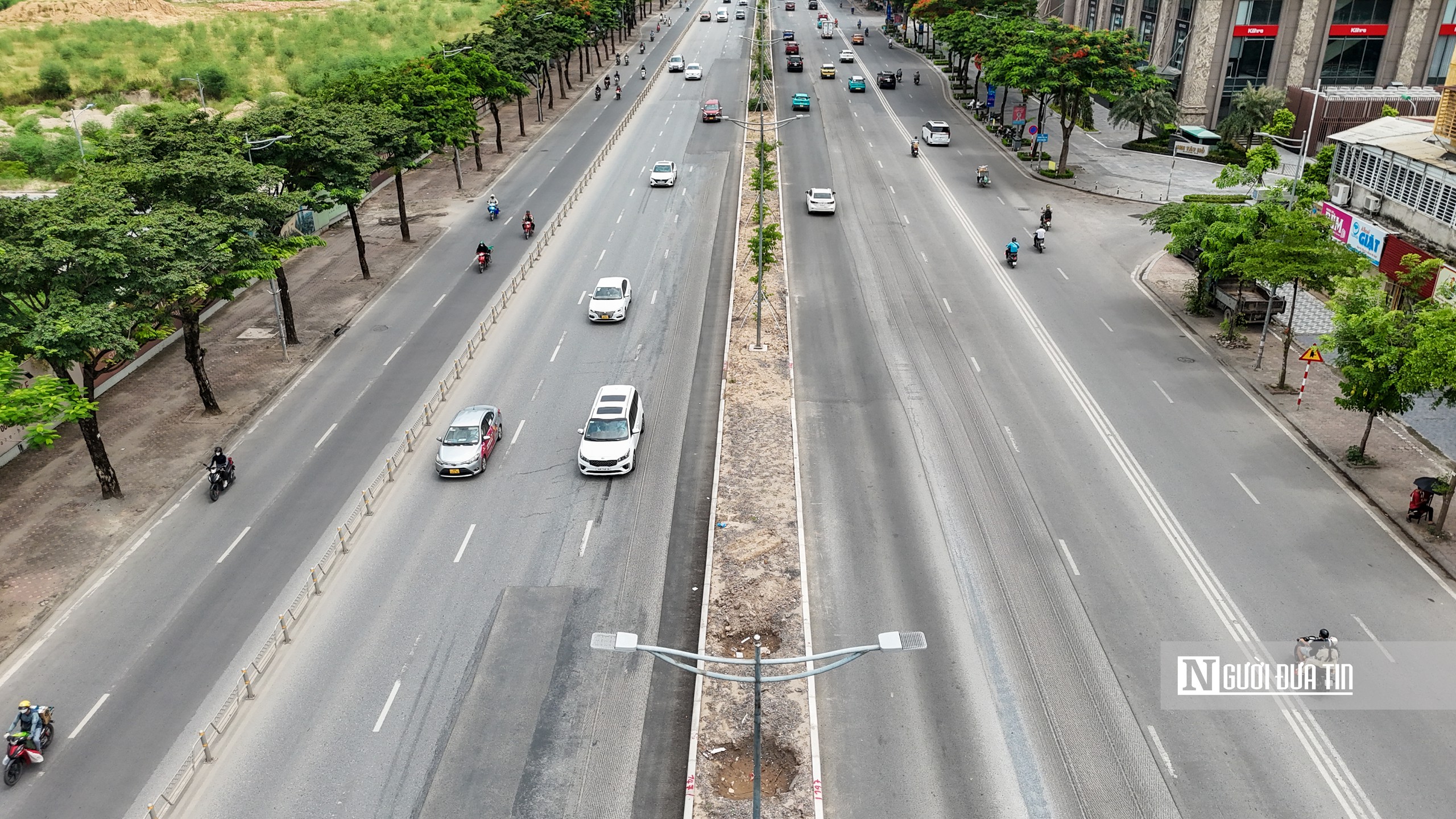 Hà Nội: Mặt đường Võ Chí Công nham nhở - Ảnh 2.