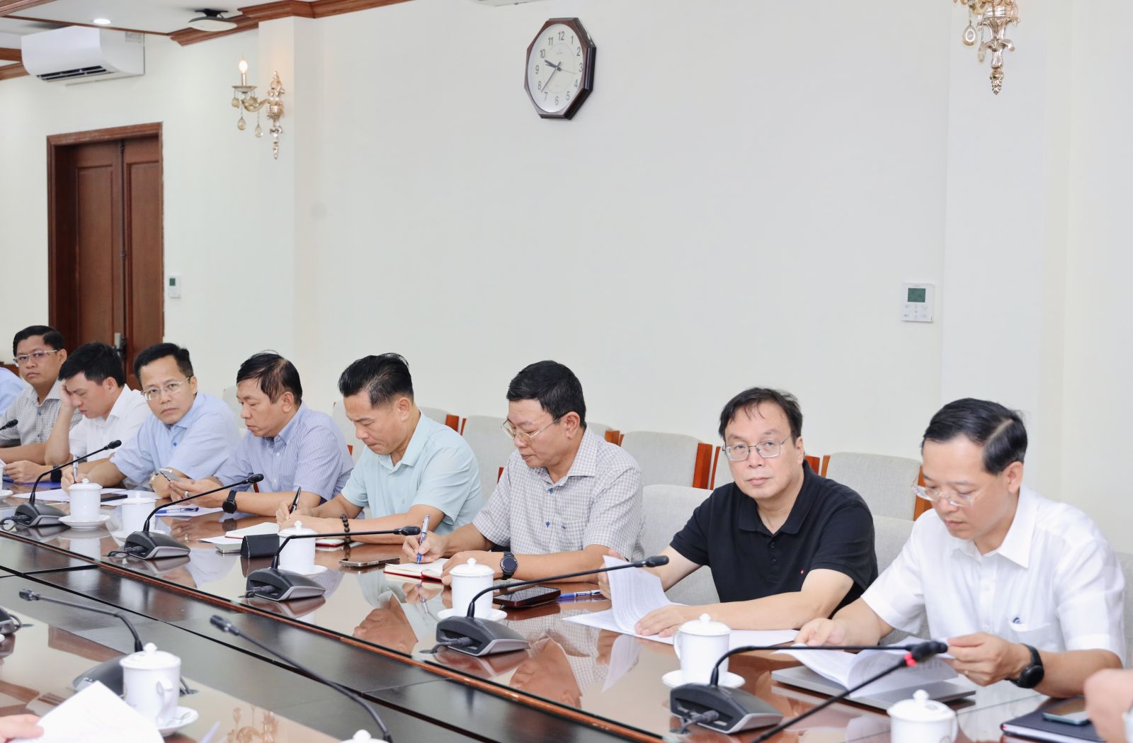 Bộ GD&ĐT yêu cầu bảo đảm đủ sách giáo khoa trước năm học mới- Ảnh 3.