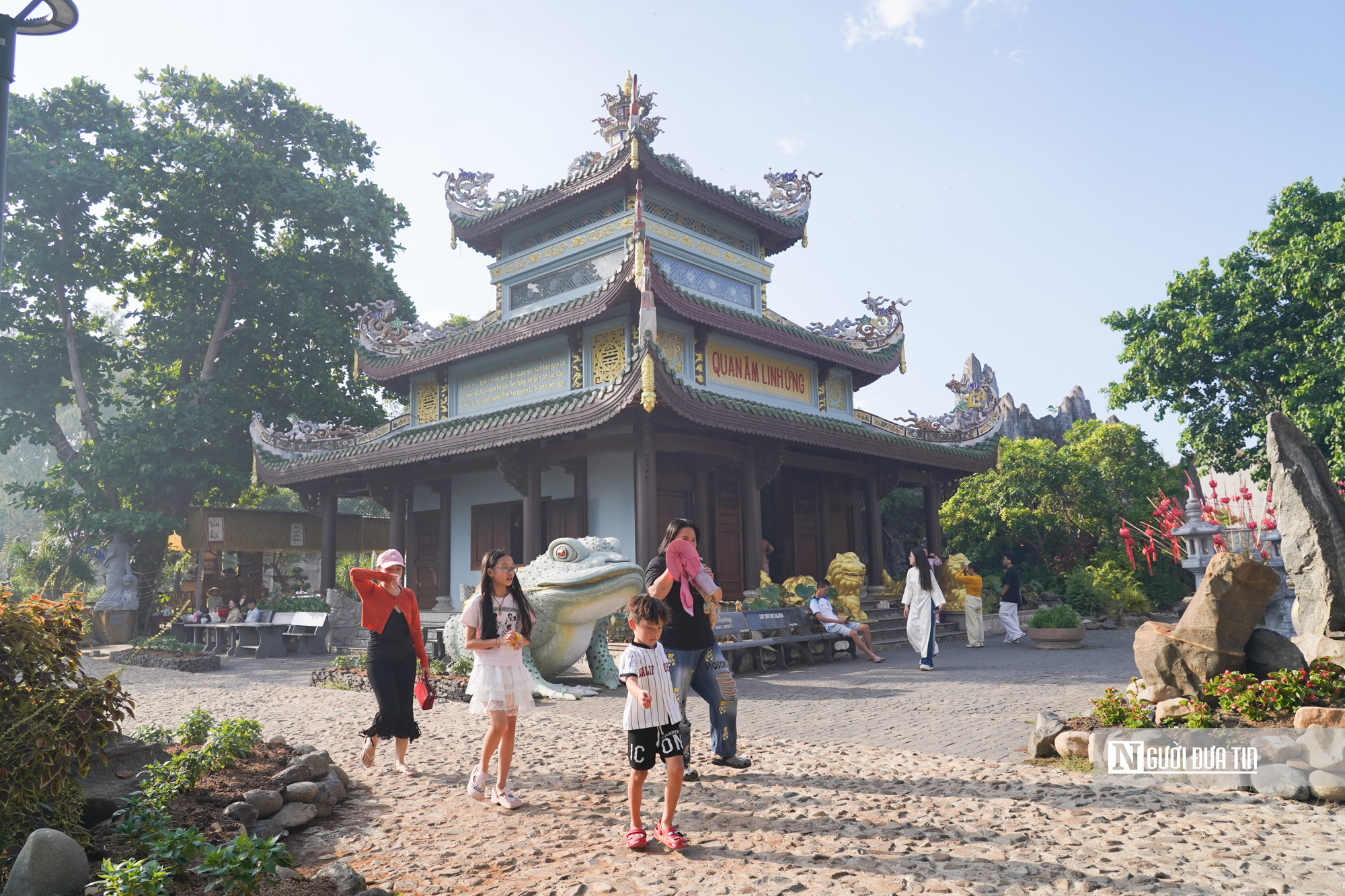Kỳ b&iacute; chuyện ng&ocirc;i ch&ugrave;a được l&agrave;m bằng san h&ocirc;, vỏ ốc, thờ tượng Quan &Acirc;m dạt từ biển- Ảnh 13.