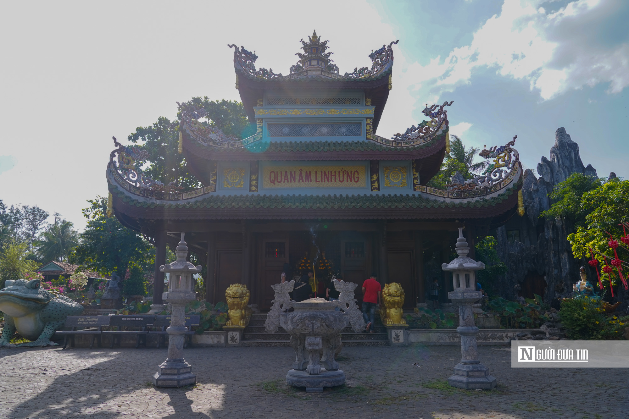 Kỳ b&iacute; chuyện ng&ocirc;i ch&ugrave;a được l&agrave;m bằng san h&ocirc;, vỏ ốc, thờ tượng Quan &Acirc;m dạt từ biển- Ảnh 9.
