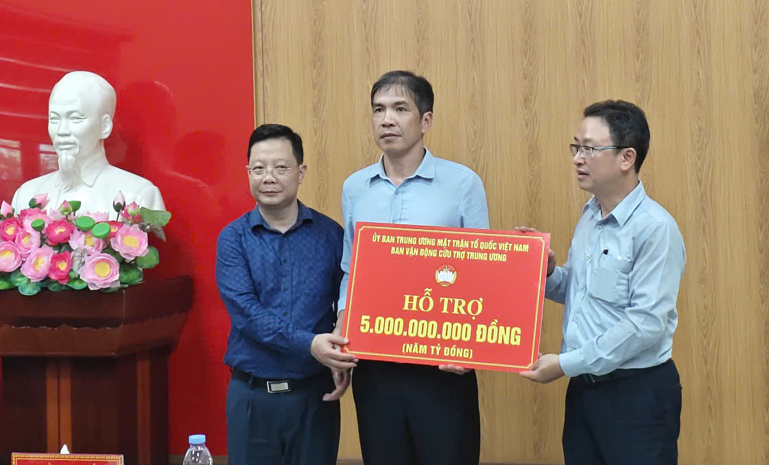 Ủy ban Trung ương MTTQ Việt Nam phân bổ 5 tỷ đồng hỗ trợ Lai Châu khắc phục hậu quả thiên tai - Ảnh 1.