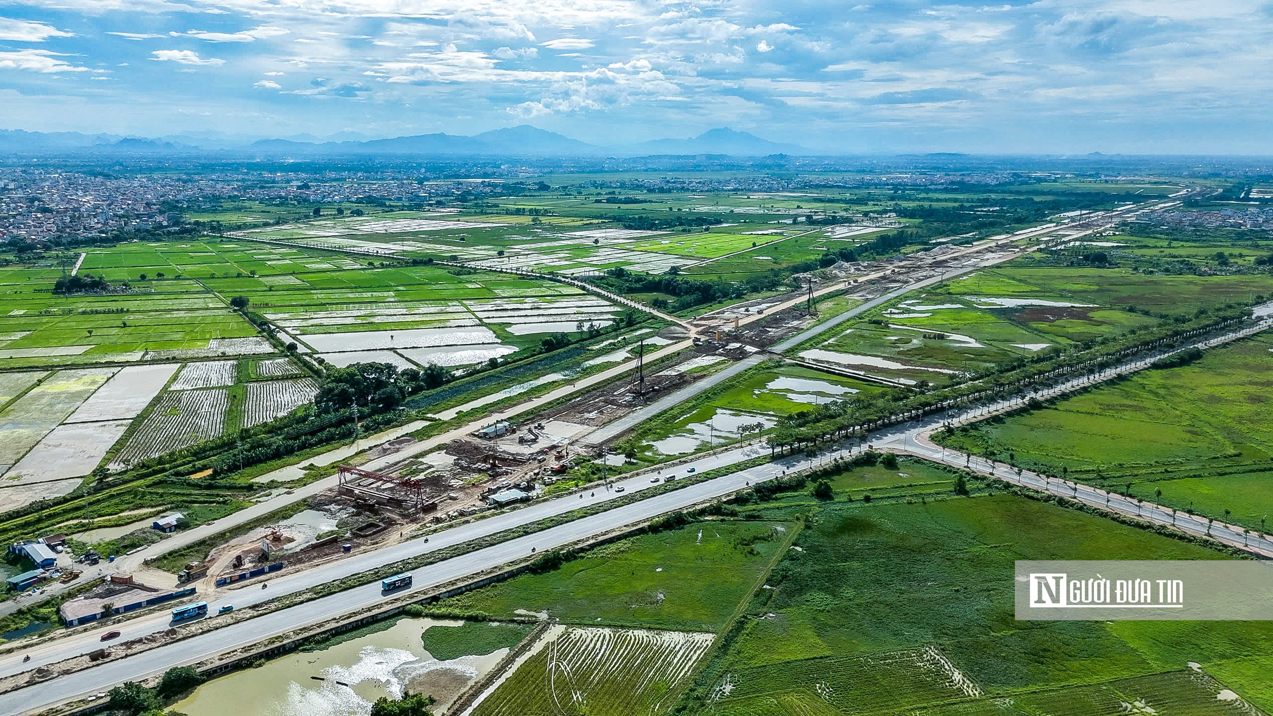 Hình hài tuyến Vành đai 4 chạy qua Hà Nội sau 3 năm thi công - Ảnh 15.
