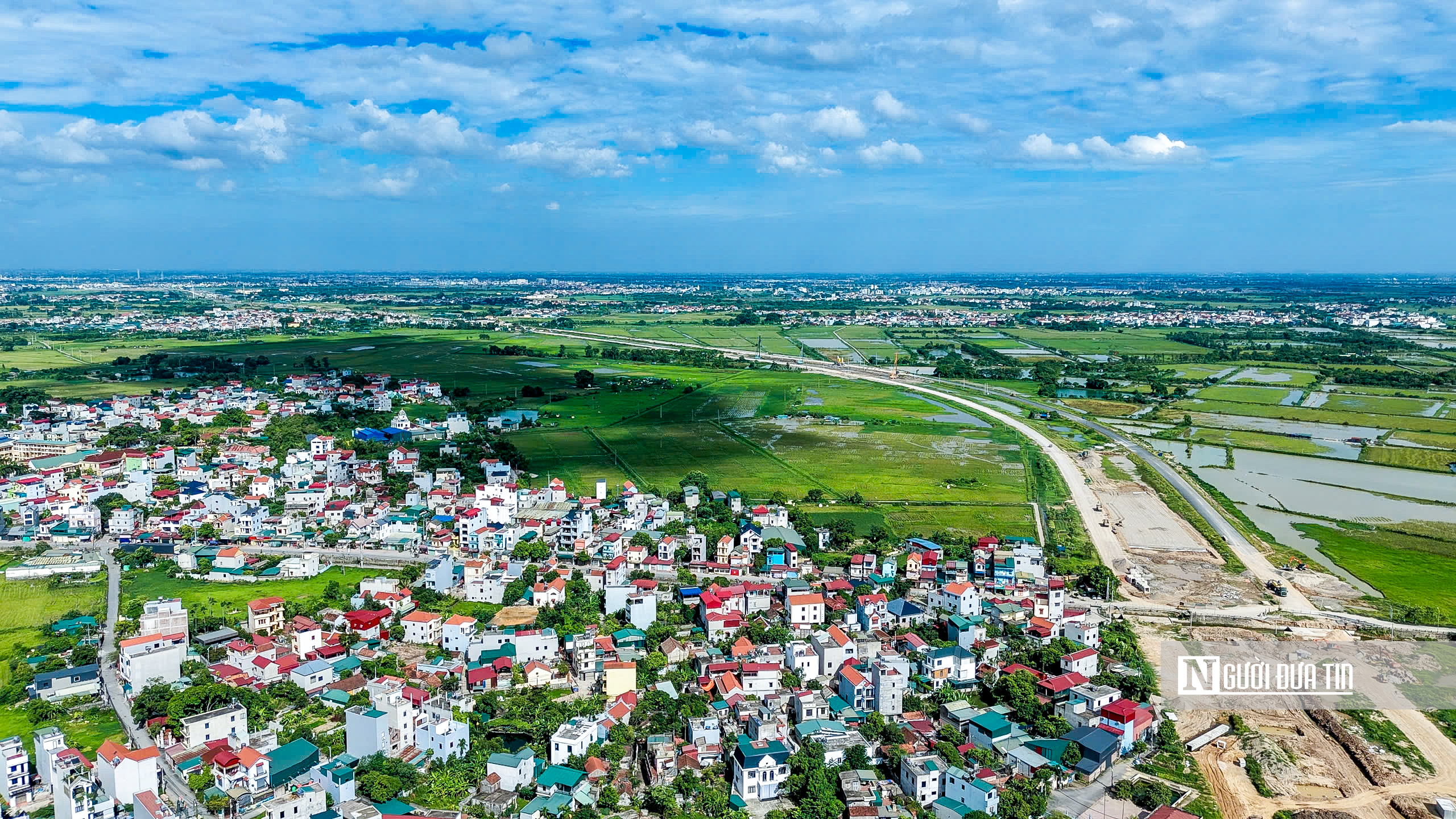 Hình hài tuyến Vành đai 4 chạy qua Hà Nội sau 3 năm thi công - Ảnh 1.