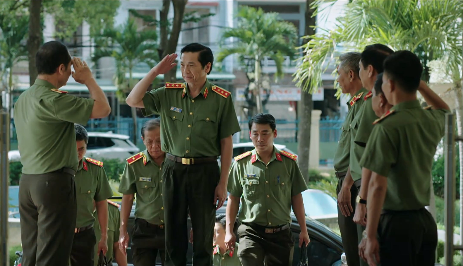 NSND Trung Anh gây ấn tượng khi hóa thân thành lãnh đạo công an - Ảnh 2.