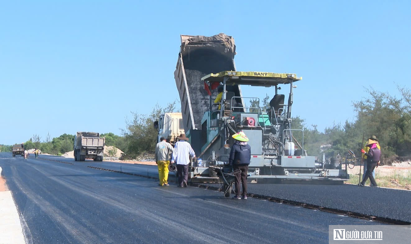 Quảng Trị dốc to&agrave;n lực "gỡ kh&oacute;" mặt bằng, th&uacute;c vốn đầu tư c&ocirc;ng trước m&ugrave;a mưa lũ- Ảnh 1.