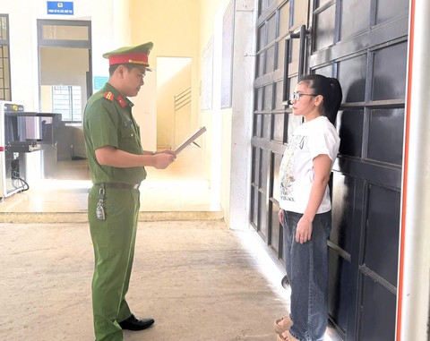 "Nợ &aacute;n" 10 năm t&ugrave; v&igrave; nu&ocirc;i con nhỏ, nữ qu&aacute;i tiếp tục lừa 3 nạn nh&acirc;n gần 700 triệu đồng - Ảnh 2.