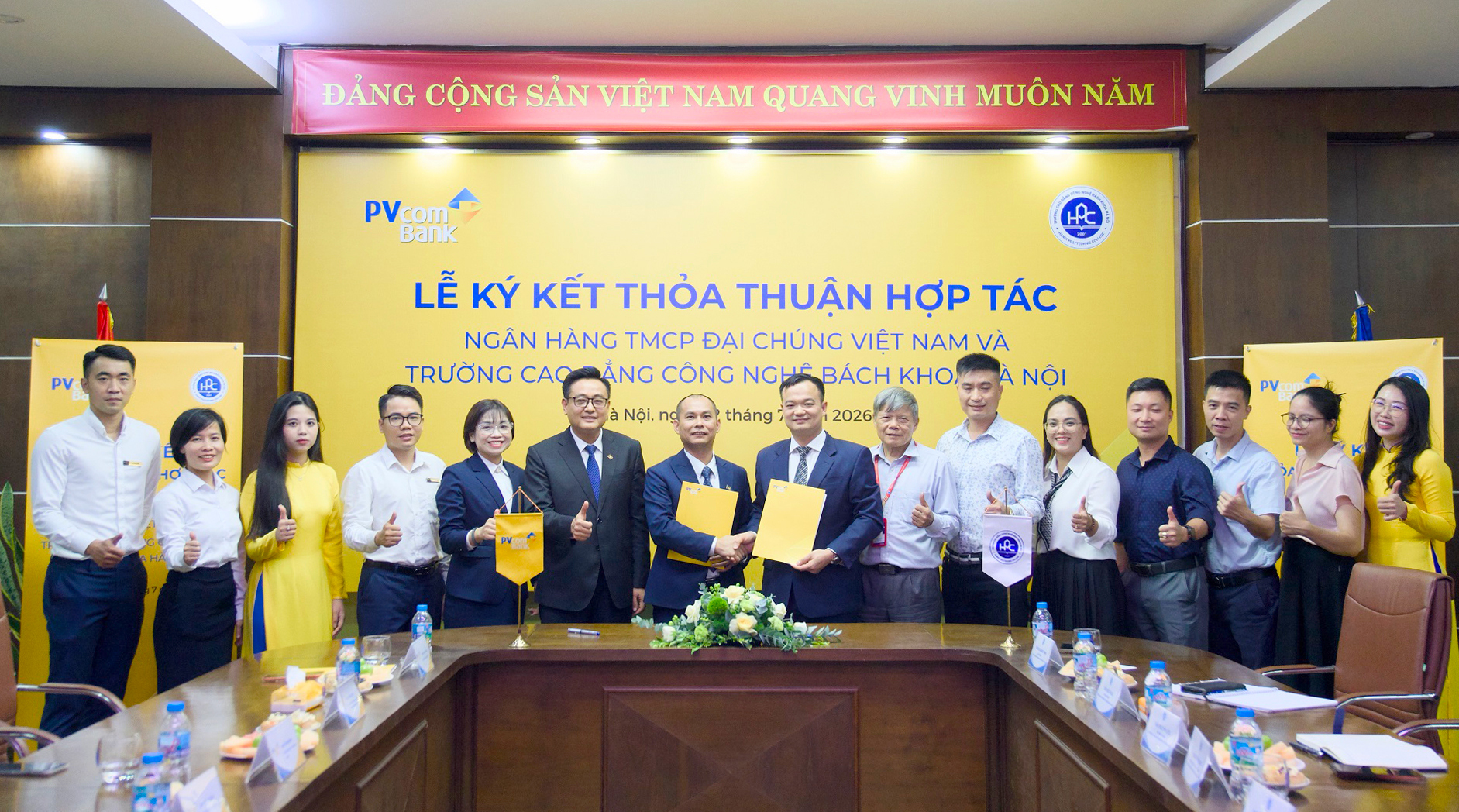 PVcomBank v&agrave; Trường Cao đẳng C&ocirc;ng nghệ B&aacute;ch khoa H&agrave; Nội k&yacute; kết thỏa thuận hợp t&aacute;c to&agrave;n diện - Ảnh 2.