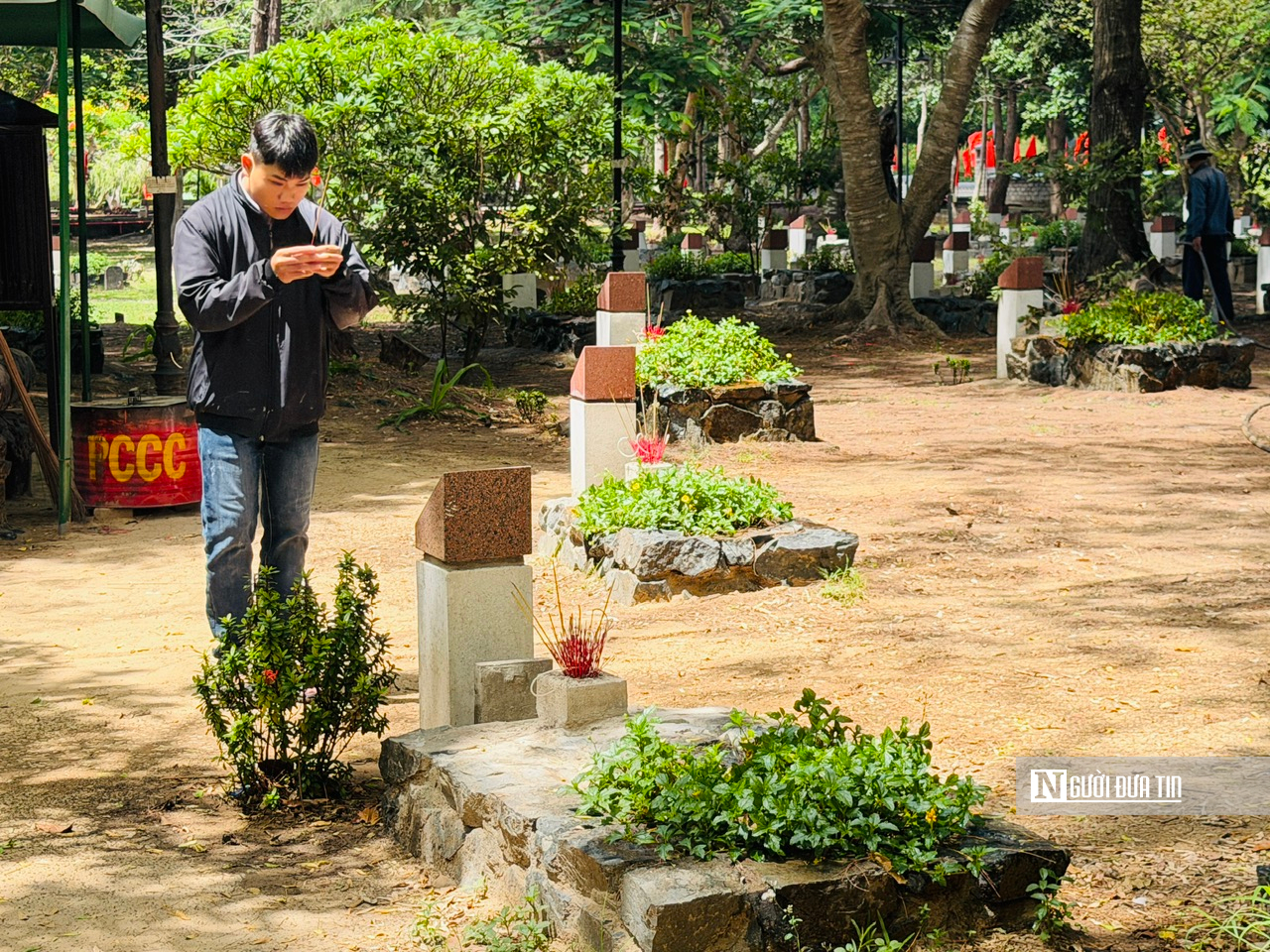 Dòng người tri ân trên mảnh đất thiêng Côn Đảo - Ảnh 5.