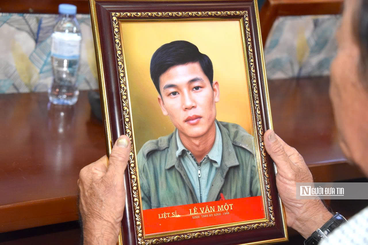 Tấm ảnh sau gần 60 năm và giọt nước mắt của người vợ liệt sĩ: Tri ân những "người giữ lửa" sau chiến tranh - Ảnh 15.