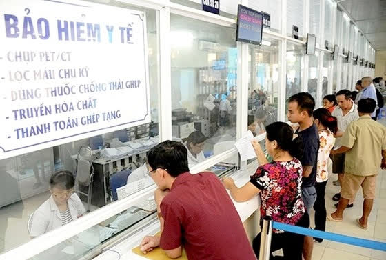 Dùng ảnh chụp thẻ BHYT trên điện thoại để đi khám bệnh, có được không? - Ảnh 1.