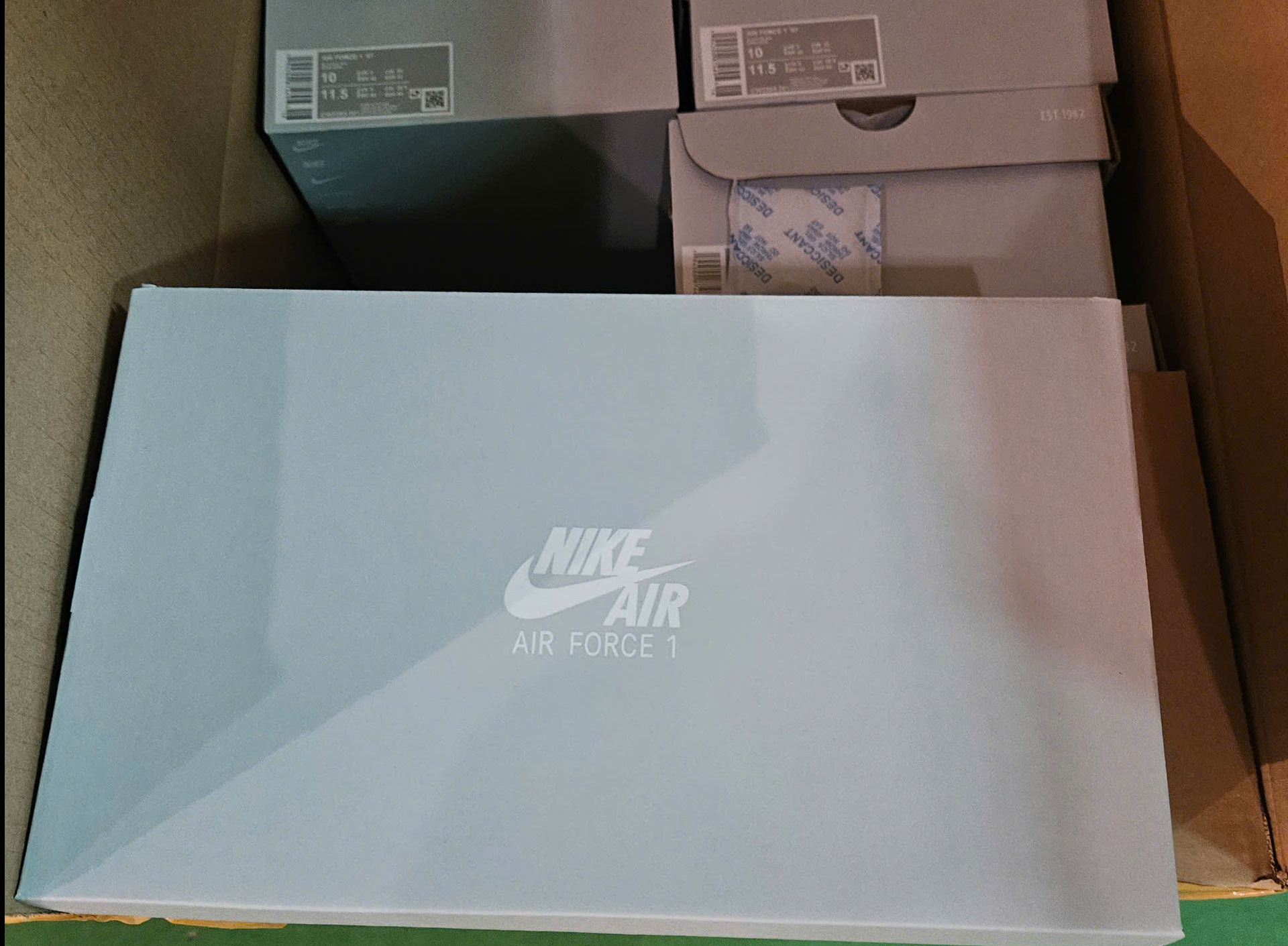 Video nhà máy sản xuất giày giả nhãn hiệu NIKE xuất khẩu vào Hoa Kỳ - Ảnh 6.
