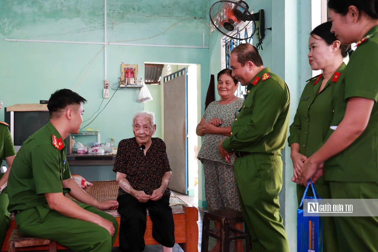 Lực lượng Công an Tp.HCM tiếp nối hành trình tri ân, lan tỏa nghĩa tình ngày 27/7 - Ảnh 3.