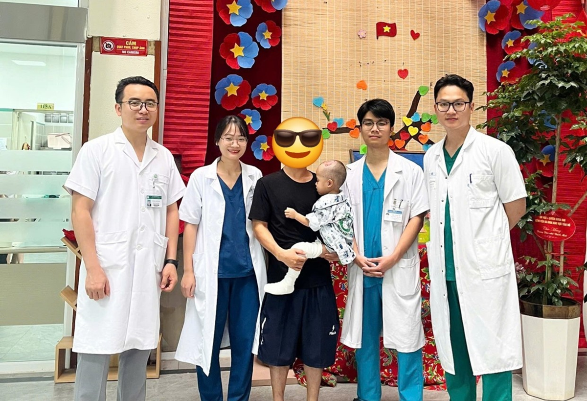 Bị rắn hổ mang cắn nguy kịch, bé 41 tháng tuổi được cứu sống ngoạn mục - Ảnh 2.