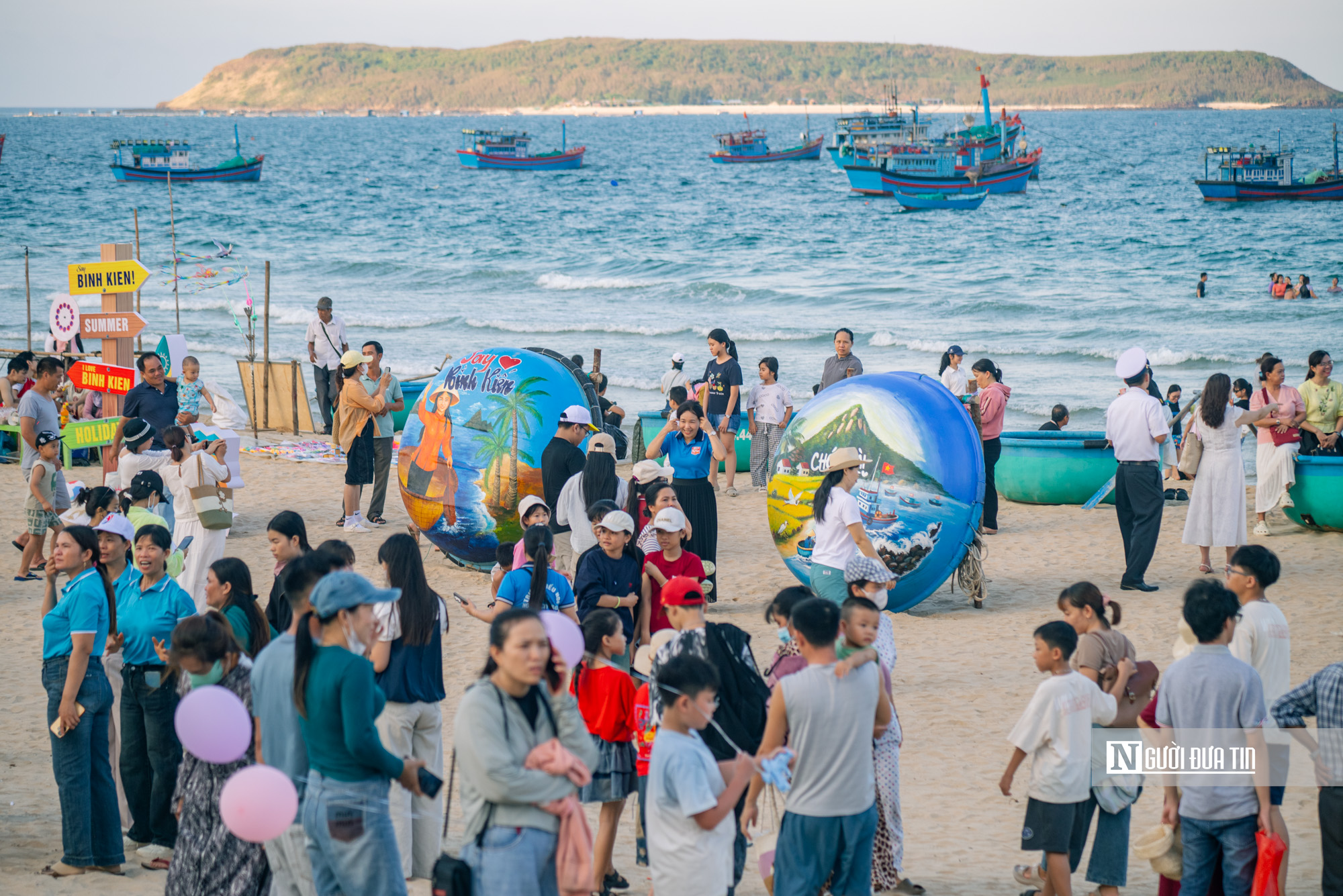 Ấn tượng con đường thúng chai trên bờ biển được thầy cô và sinh viên “thổi hồn” hút đông du khách - Ảnh 16.