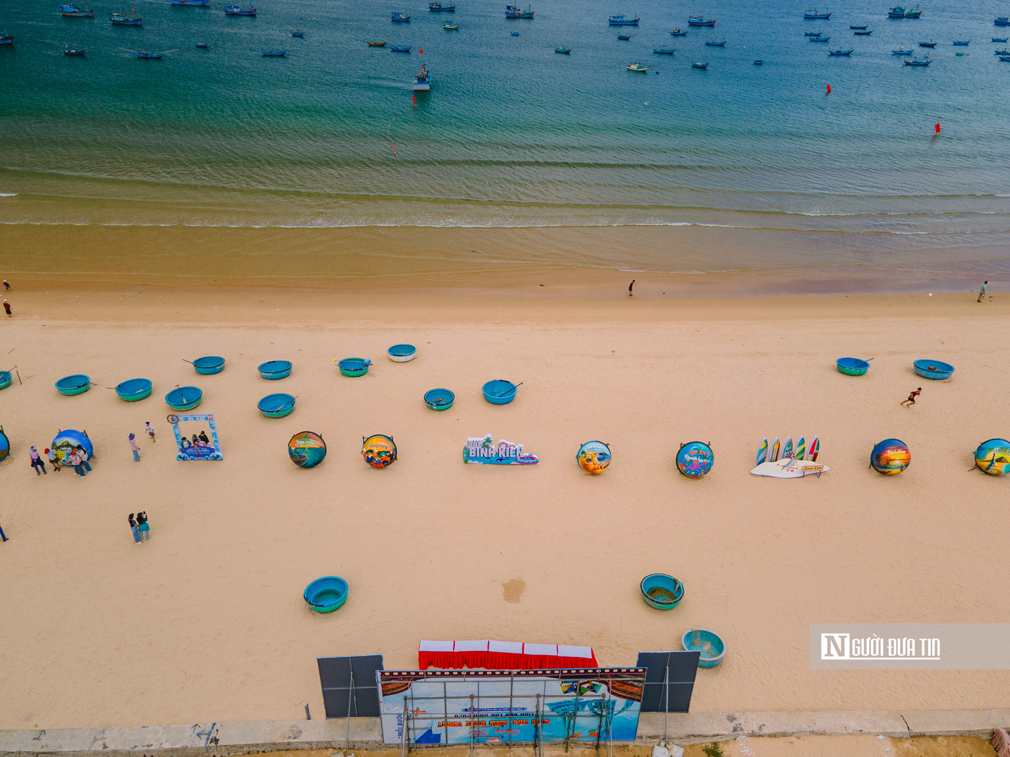 Ấn tượng con đường thúng chai trên bờ biển được thầy cô và sinh viên “thổi hồn” hút đông du khách - Ảnh 17.
