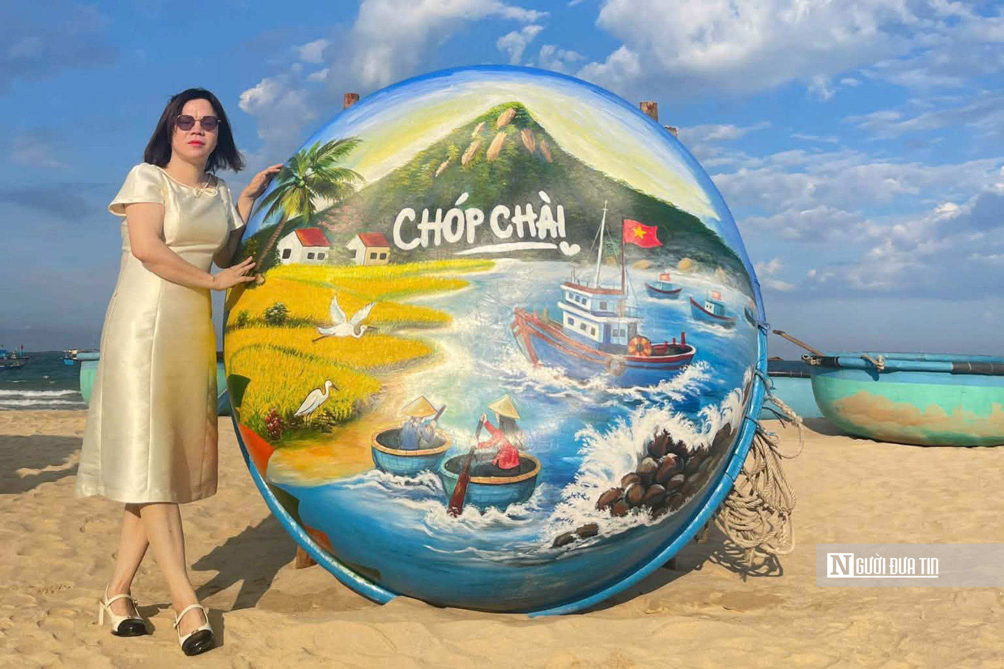 Ấn tượng con đường thúng chai trên bờ biển được thầy cô và sinh viên “thổi hồn” hút đông du khách - Ảnh 6.